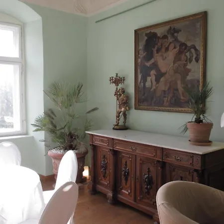 Gartenzimmer Im Schloss Neuhausen Bed & Breakfast
