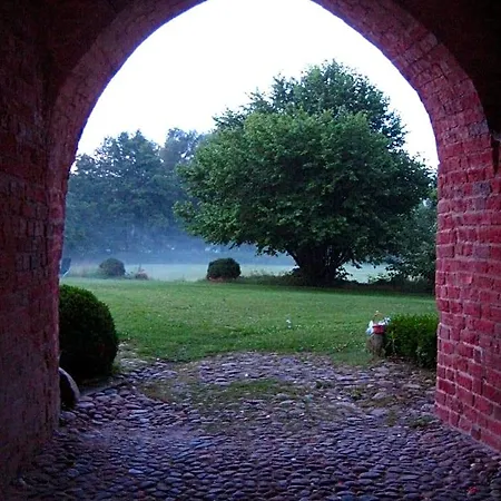 Bed & Breakfast Gartenzimmer Im Schloss Neuhausen