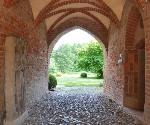 Bed & Breakfast Gartenzimmer Im Schloss Neuhausen