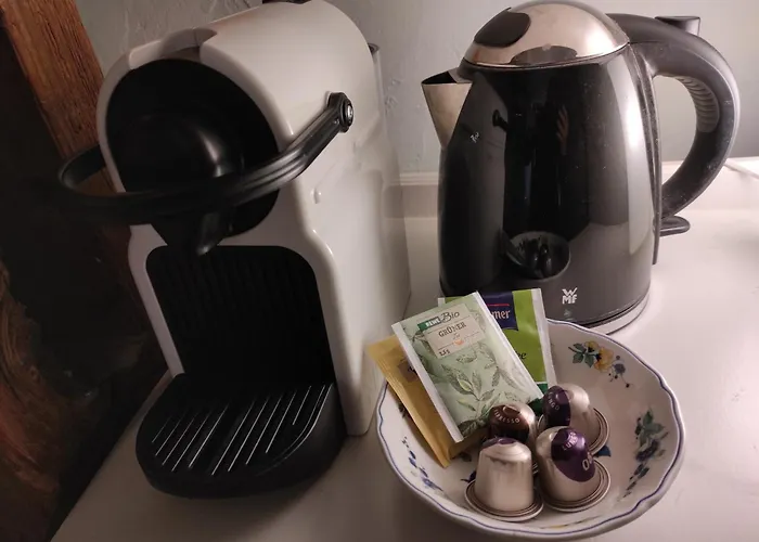 Bed & Breakfast Gartenzimmer Im Schloss Neuhausen 3*